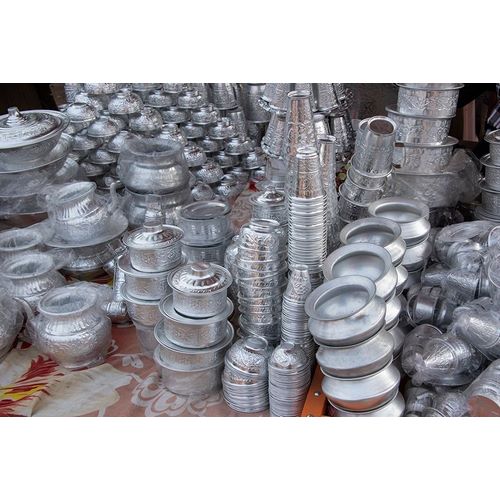 India-Delhi-Old Delhi Aluminum vendor-detail of goods for sale